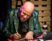 2025 Chris Goss 23 gibt Autogramm klein  23